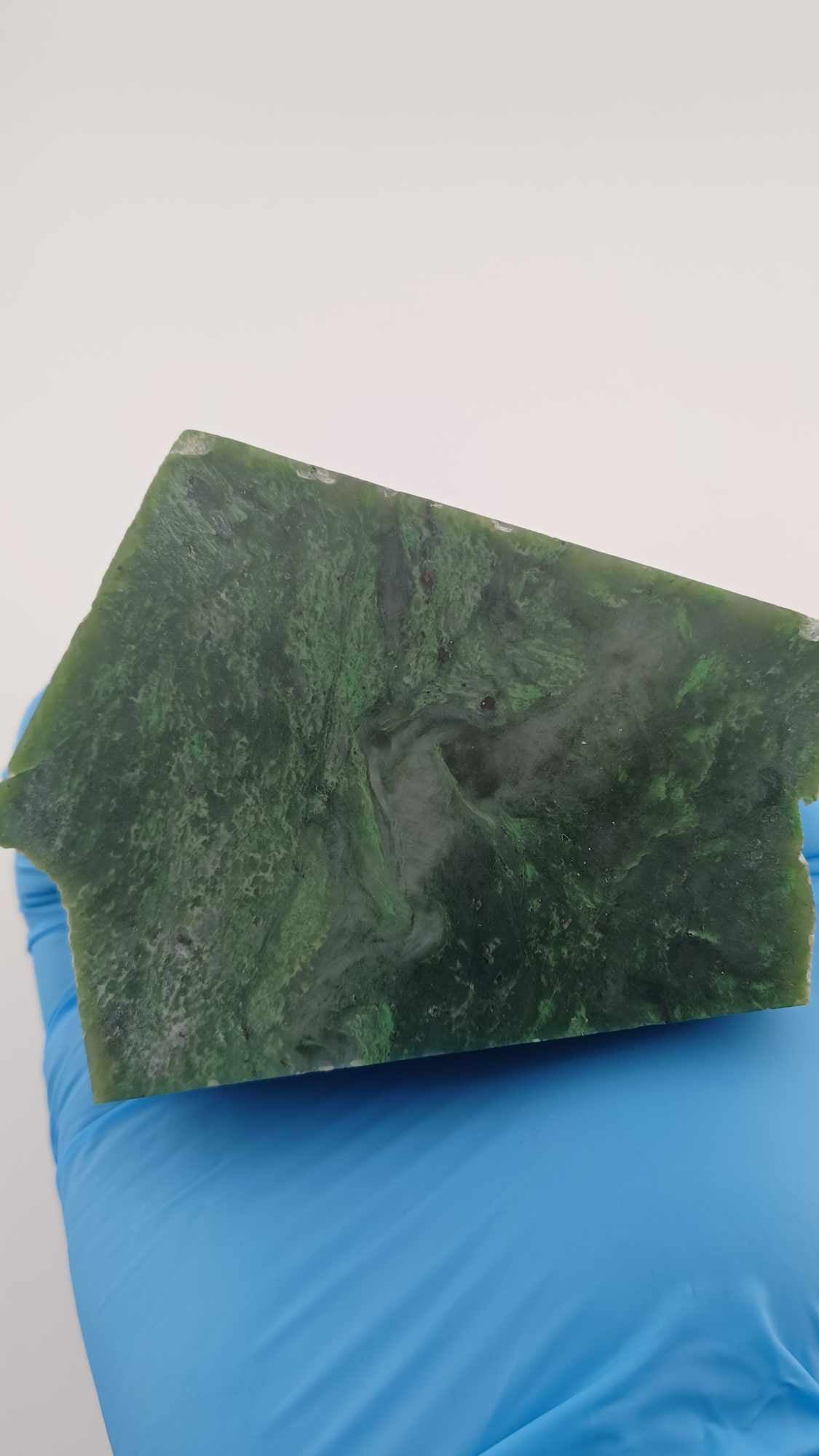 British Columbia Nephrite Jade "Wolfrat Mines" 1344g - Grade-A