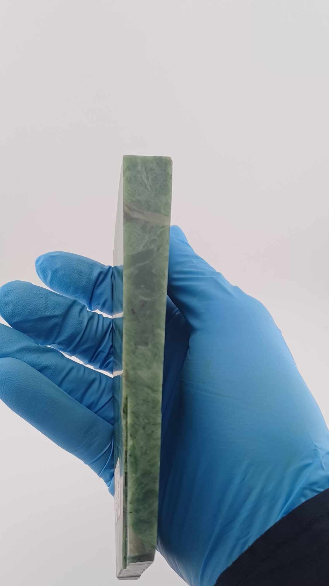 Grade-A Chromium Loaded Nephrite Jade - 302g - Beautiful Pattern